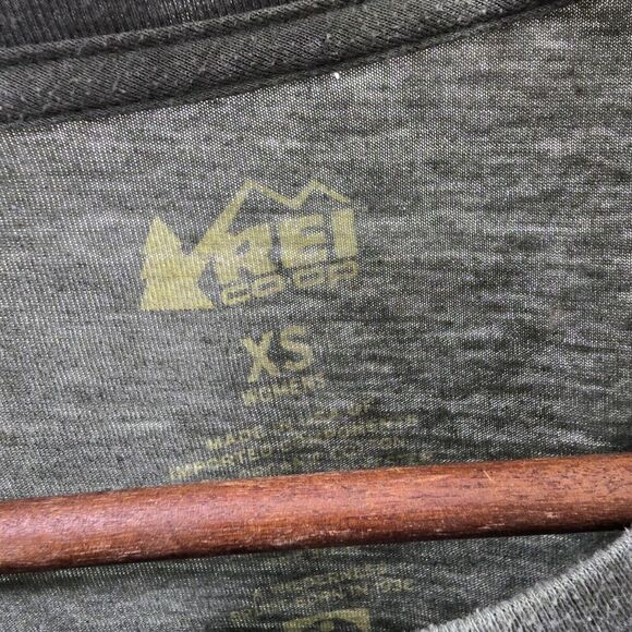 REI Co Op T Shirt Womens XS Green Long Sleeve Crew Employee Uniform Logo Tee - Picture 3 of 10